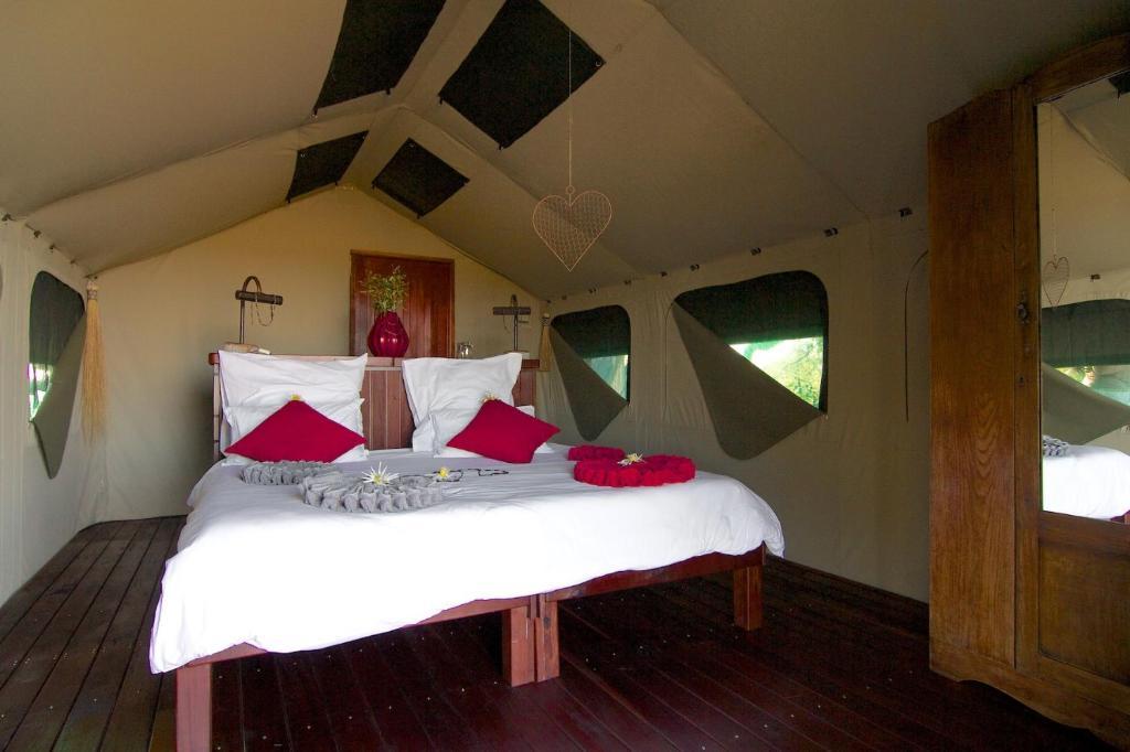 Nkasa Lupala Tented Lodge Sangwali 외부 사진